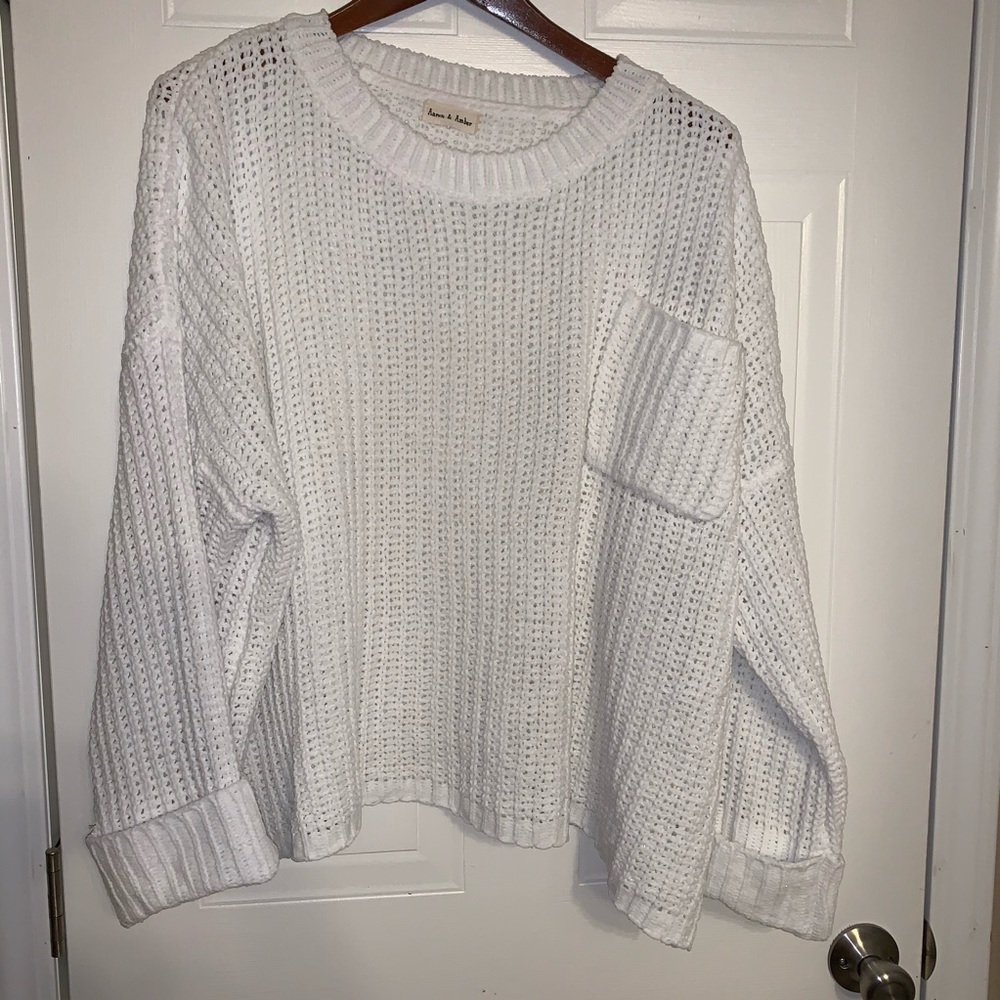 Aaron & Amber sz m/l fits xl/1x white sweater Guc